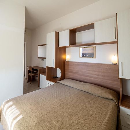 Hotel Blurelda Silvi Marina Exterior photo
