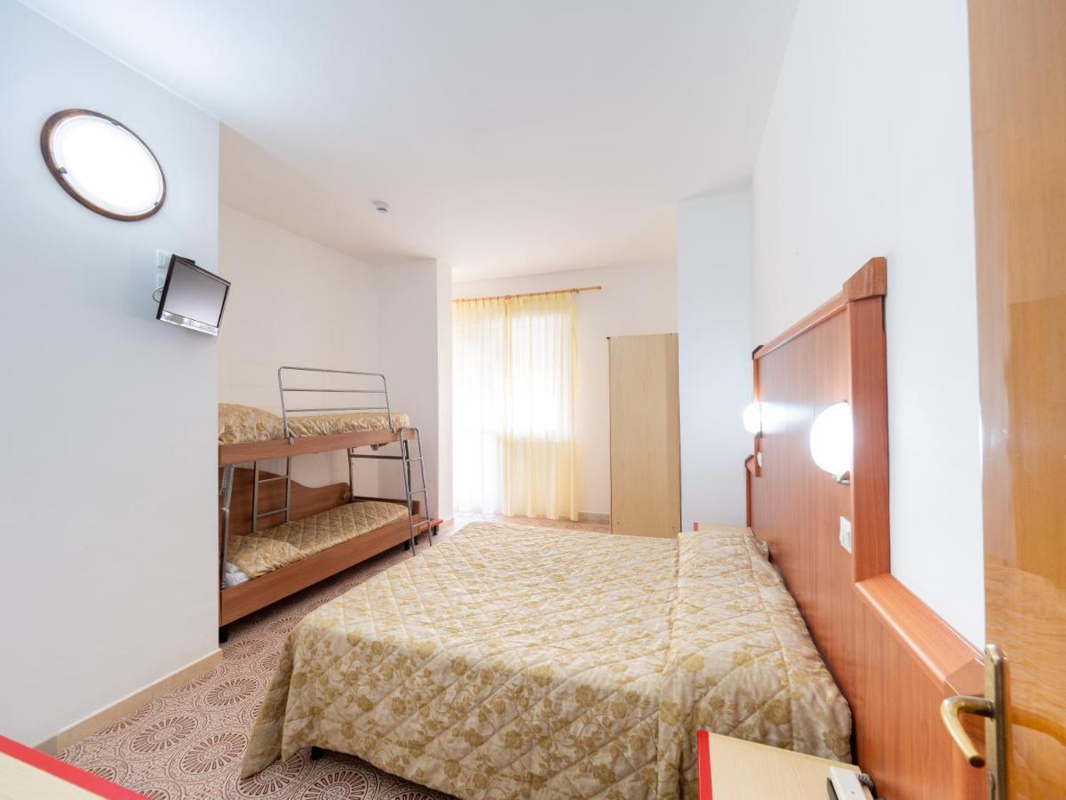 Hotel Blurelda Silvi Marina Exterior photo