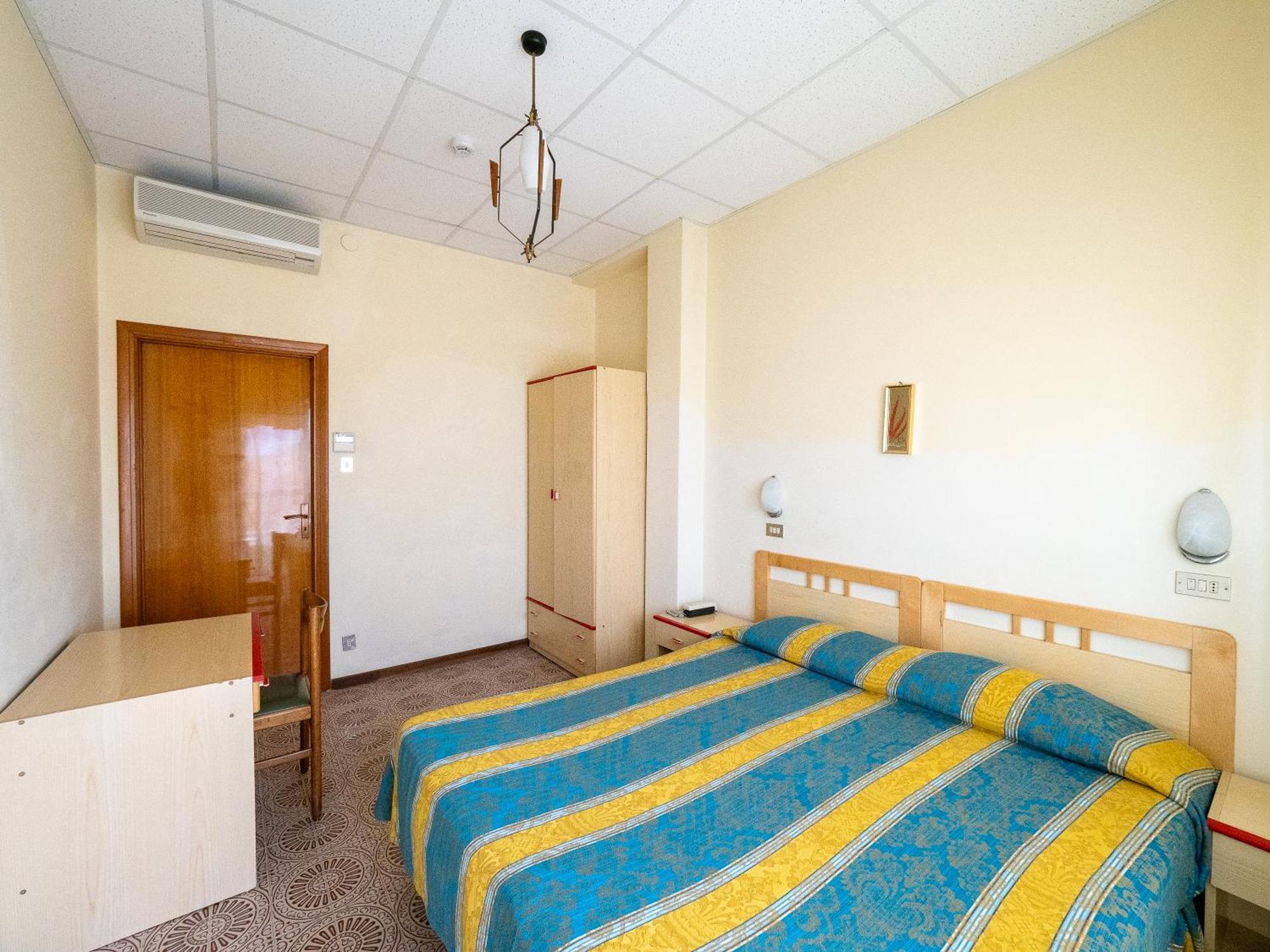 Hotel Blurelda Silvi Marina Exterior photo