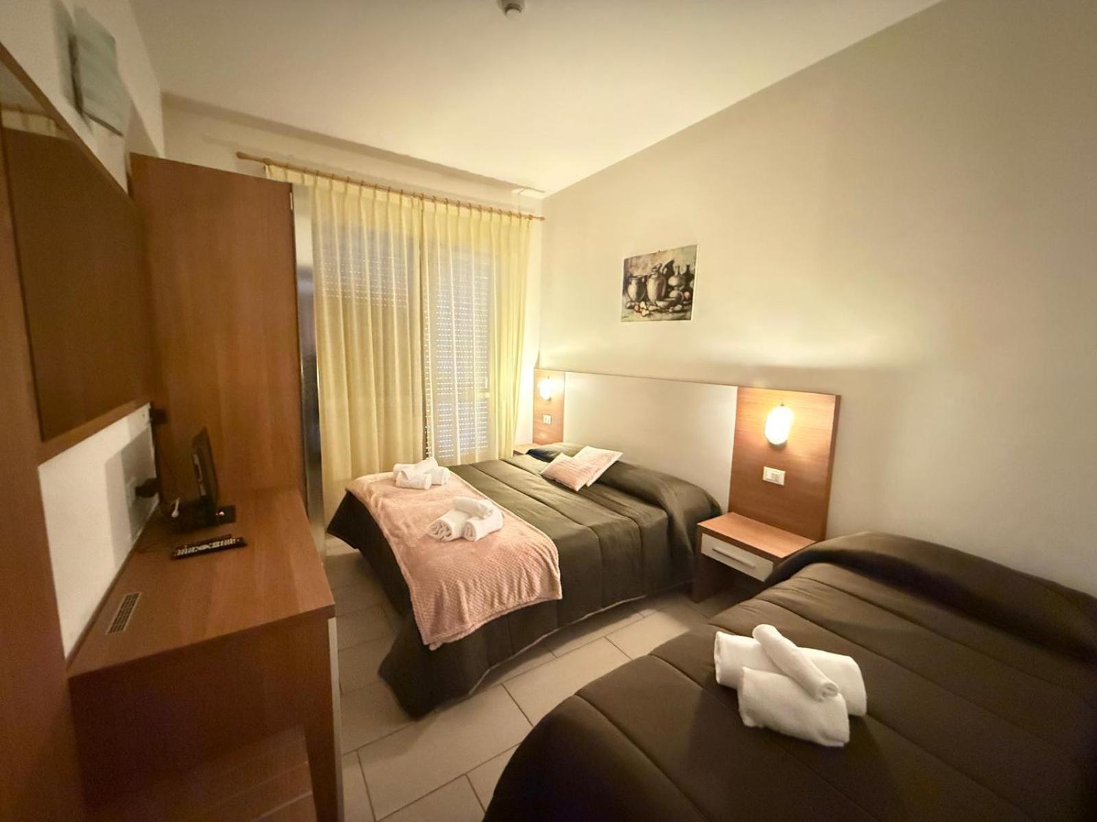 Hotel Blurelda Silvi Marina Exterior photo