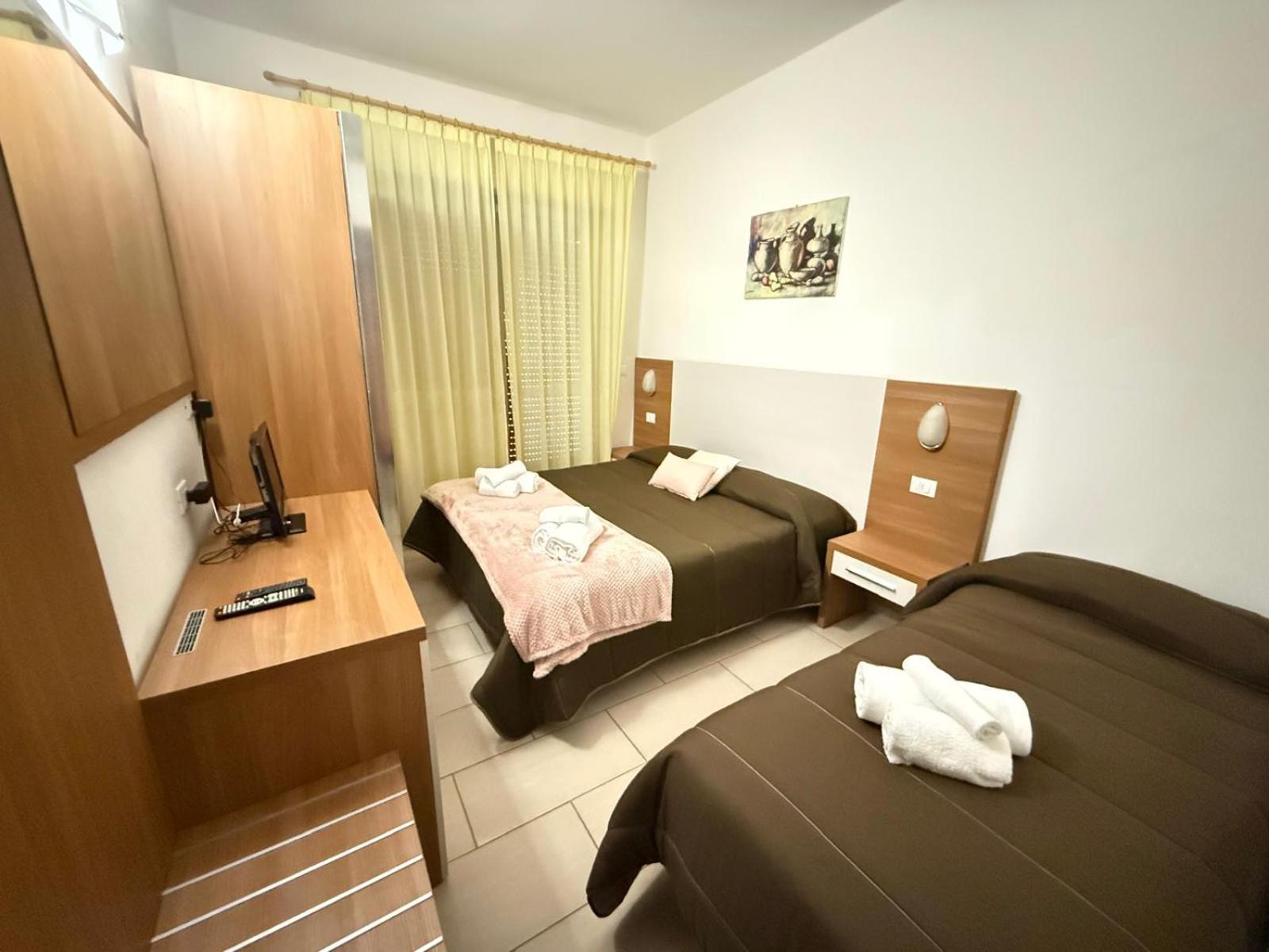 Hotel Blurelda Silvi Marina Exterior photo