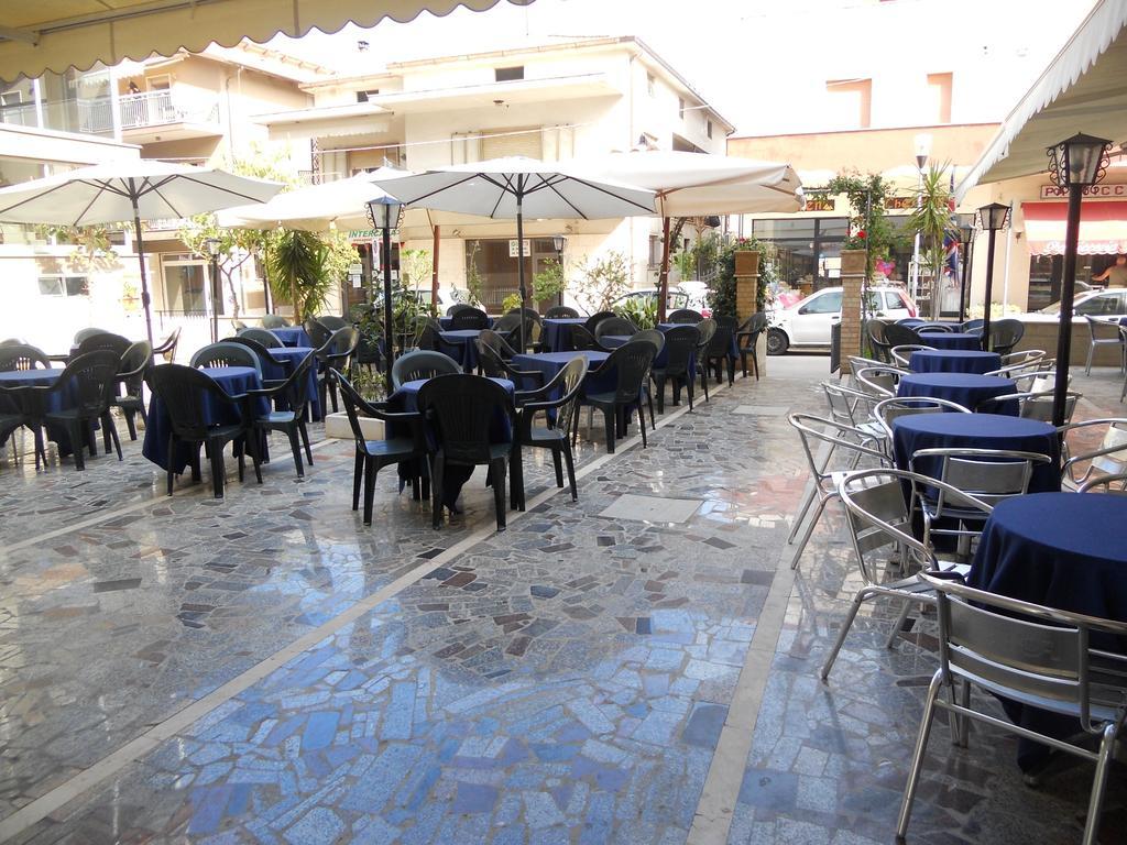 Hotel Blurelda Silvi Marina Exterior photo