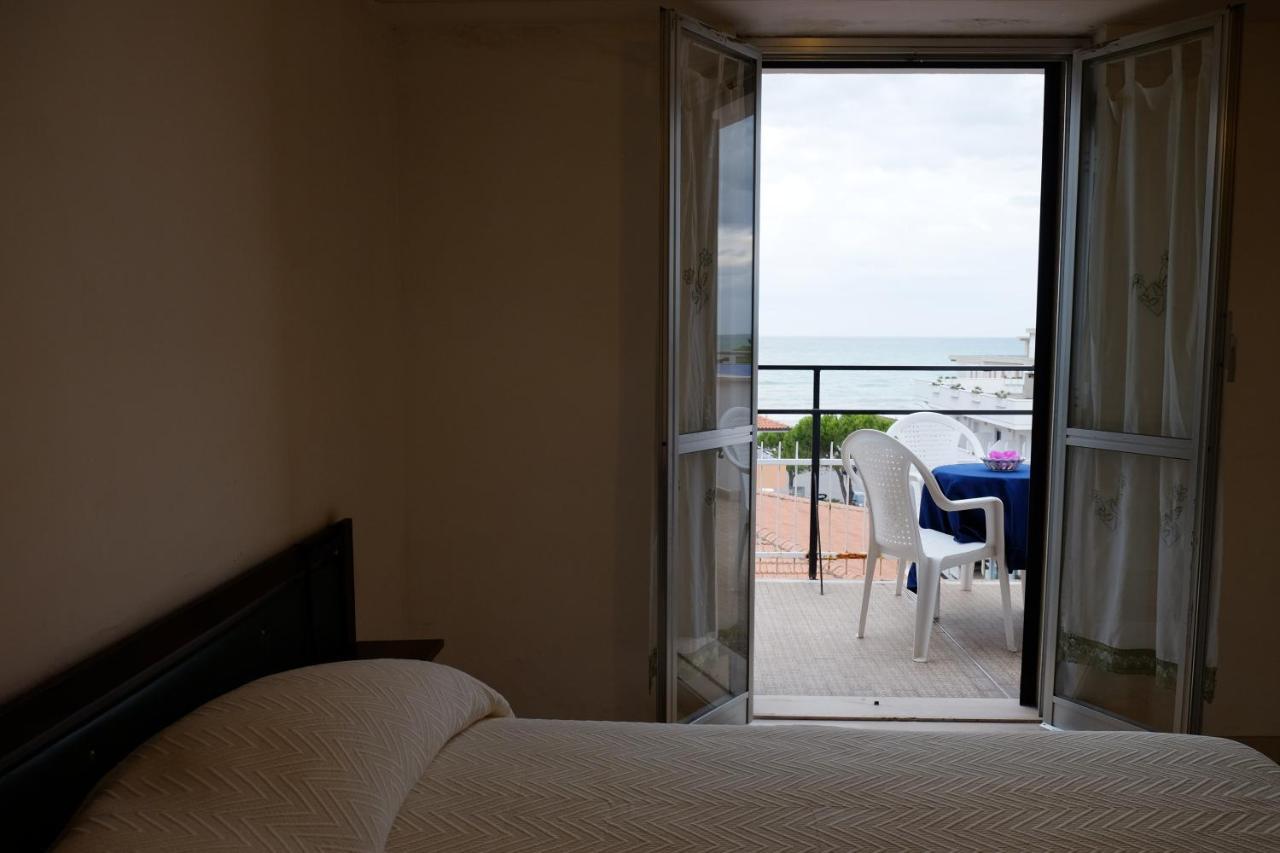 Hotel Blurelda Silvi Marina Exterior photo