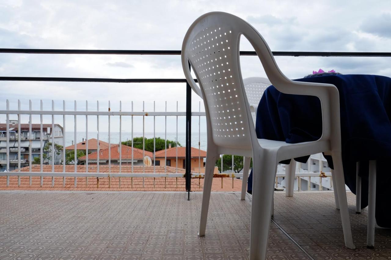 Hotel Blurelda Silvi Marina Exterior photo