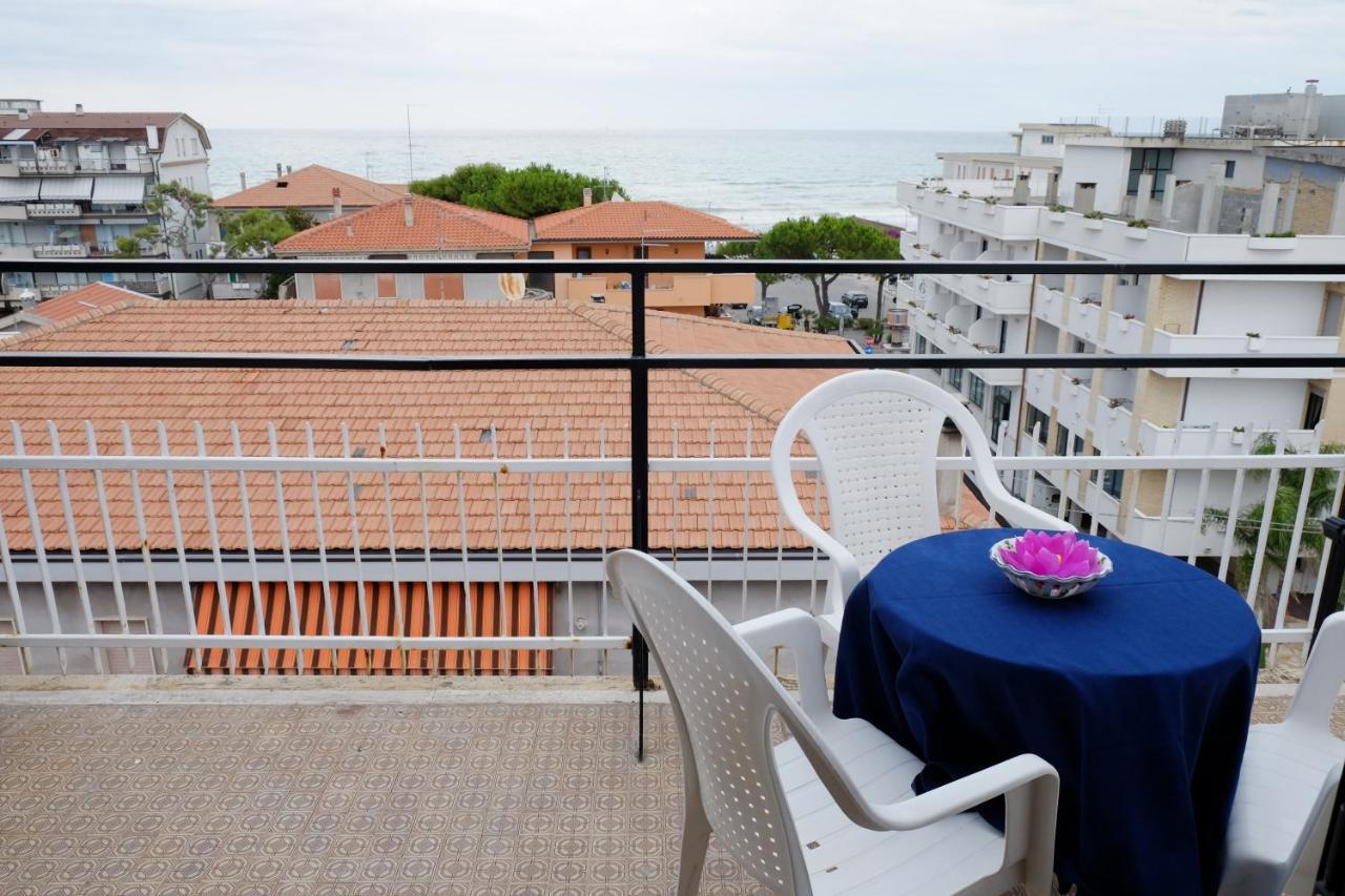 Hotel Blurelda Silvi Marina Exterior photo